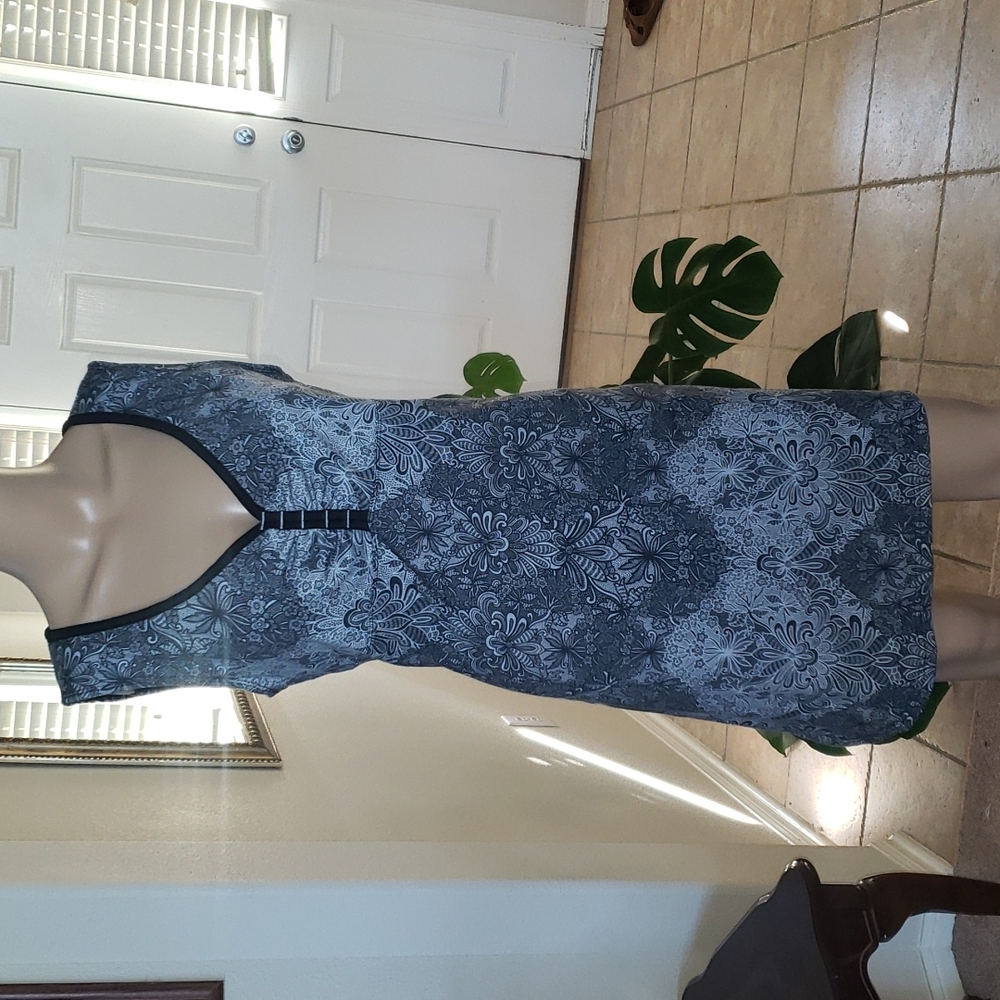Gerrymandering m brocade burst  stitch neckline